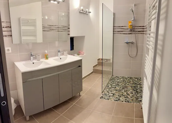 Chez Fine 생-쿠앵탕-라-포테리